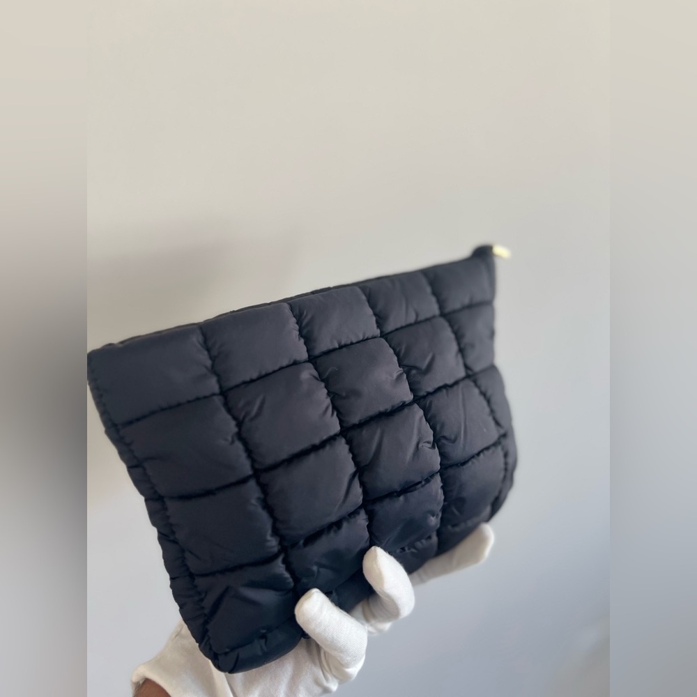 Black puffer pouch New
